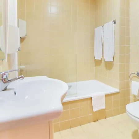 Aparthotel Geres Geres