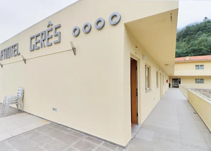 דירה Aparthotel Geres 3*